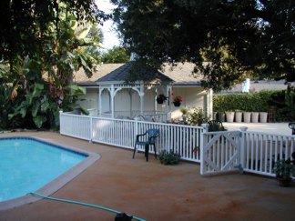 wasit high fence to keep the baby away from the pool